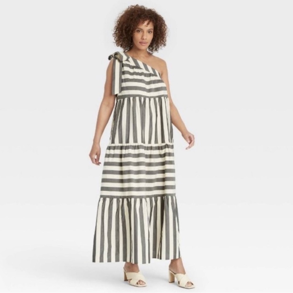 Target Who What Wear 1 Strap Tie, Ivory and Black Flowy Maxi Summer Dress Size S